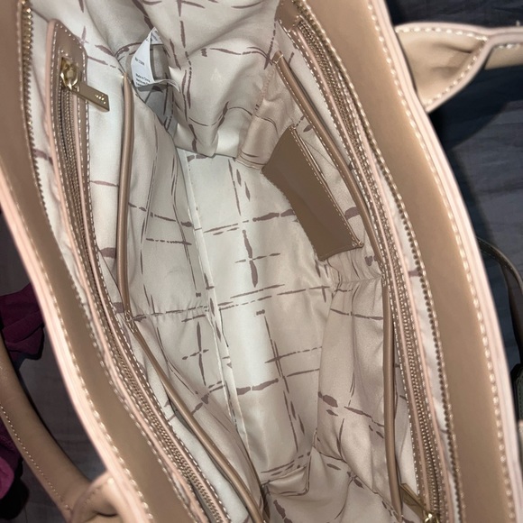 Jujube 24/7 Tote Diaper Bag in Driftwood - Picture 4 of 4